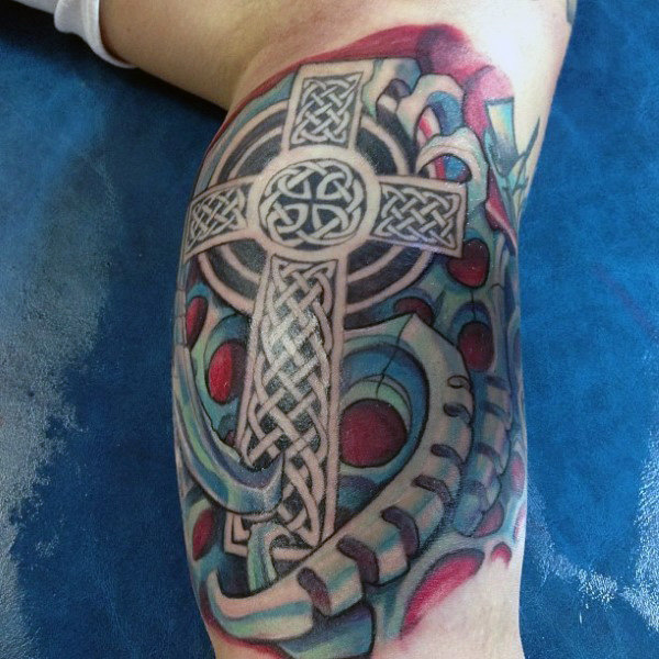 tatuaje cruz celta 121