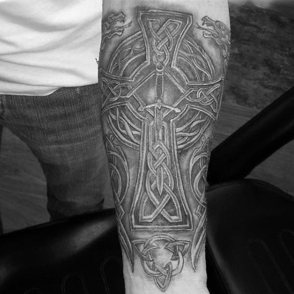 tatuaje cruz celta 165