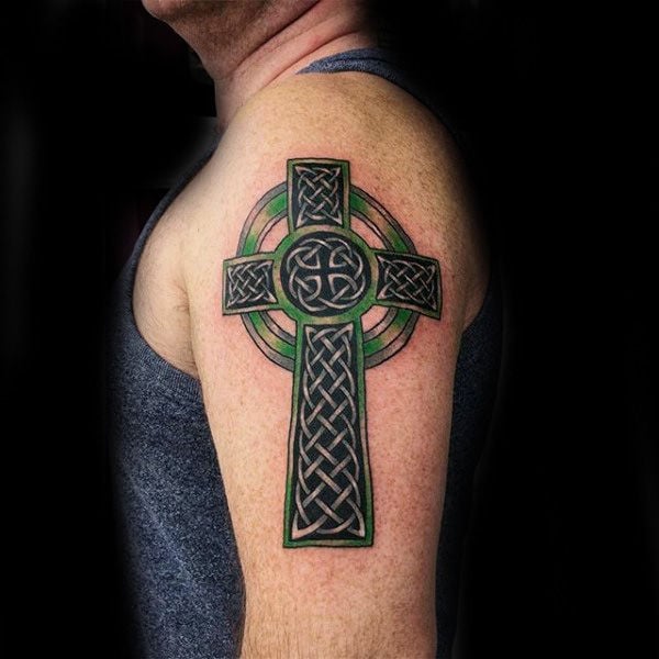 tatuaje cruz celta 17
