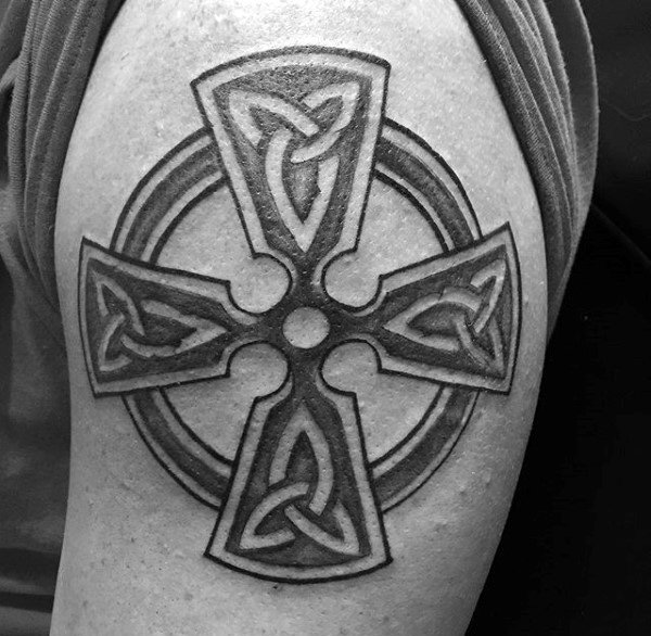 tatuaje cruz celta 325