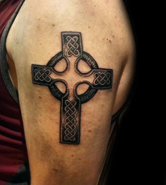 tatuaje cruz celta 329