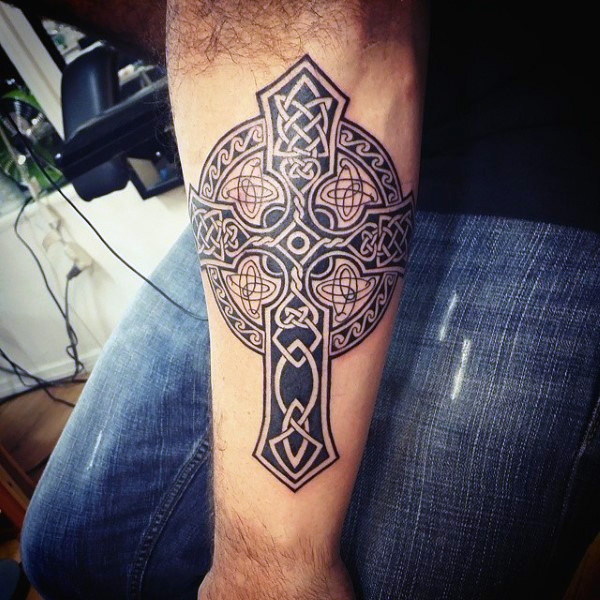 tatuaje cruz celta 349