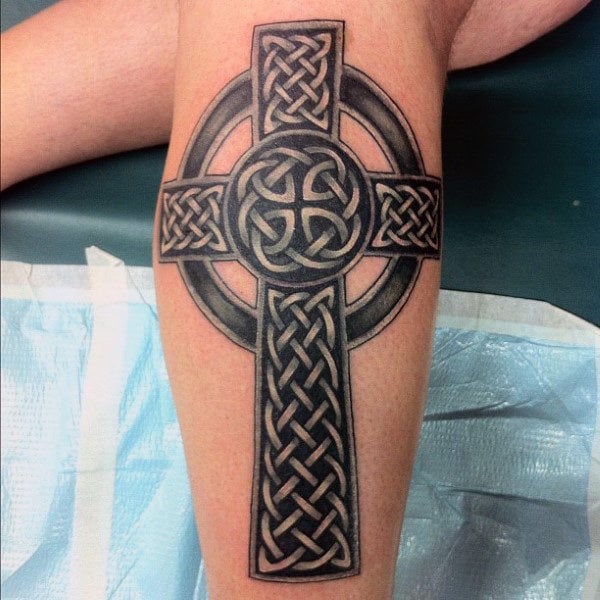 tatuaje cruz celta 41