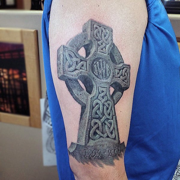 tatuaje cruz celta 61