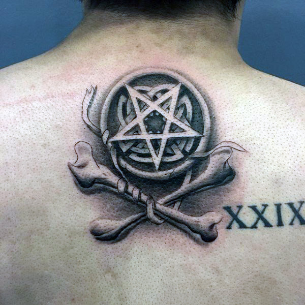 tatuaje estrella pentagrama 01