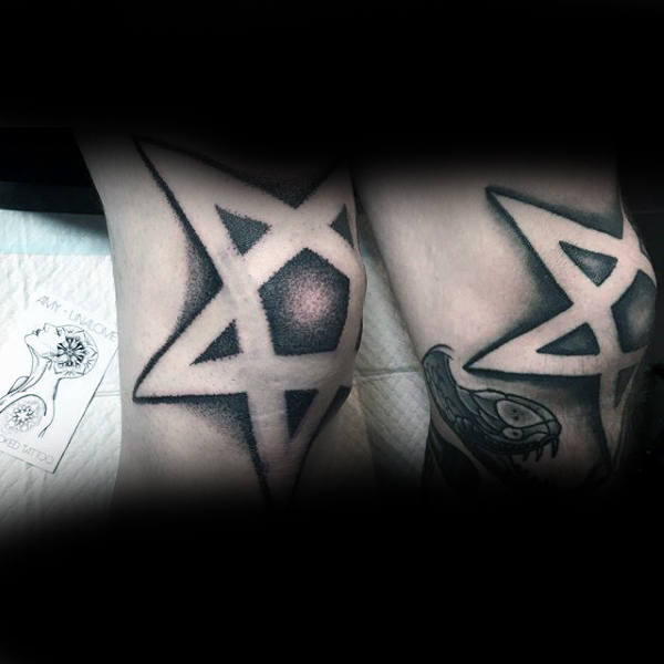 tatuaje estrella pentagrama 09