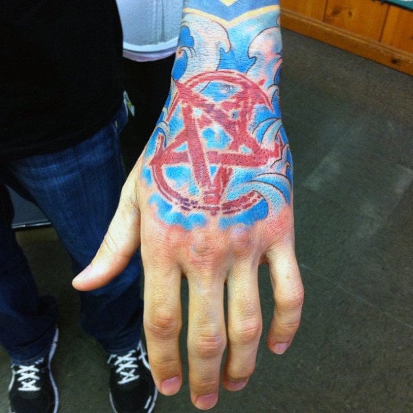 tatuaje estrella pentagrama 133