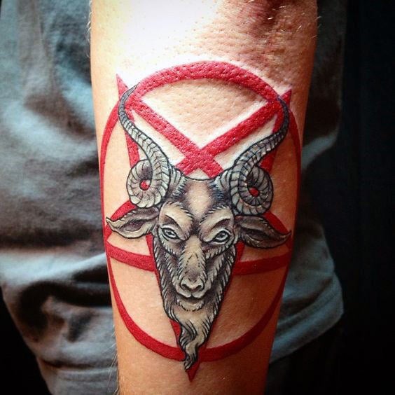 tatuaje estrella pentagrama 141