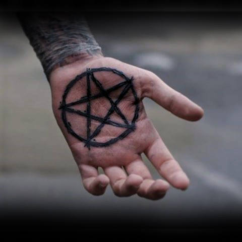 tatuaje estrella pentagrama 161