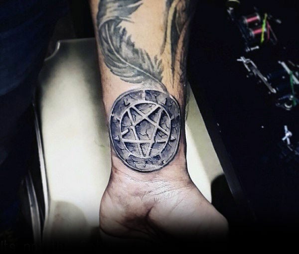 tatuaje estrella pentagrama 165