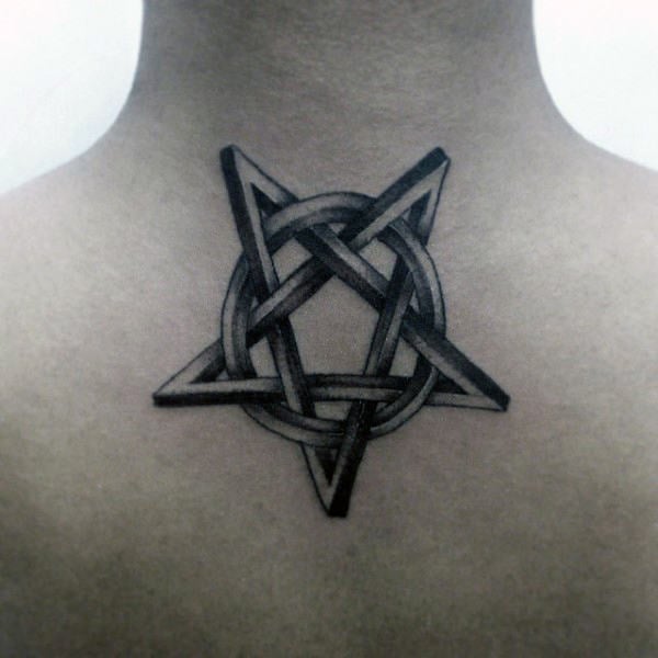 tatuaje estrella pentagrama 65