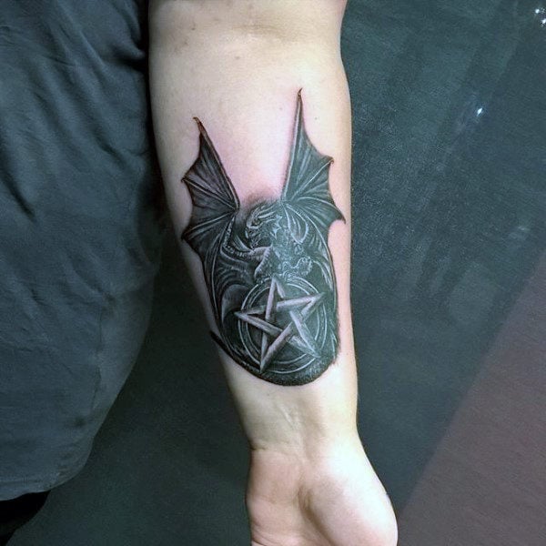 tatuaje estrella pentagrama 73