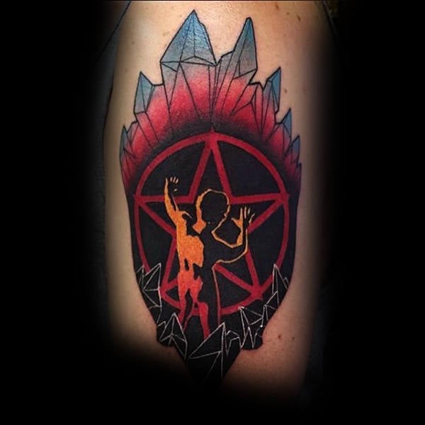 tatuaje estrella pentagrama 97
