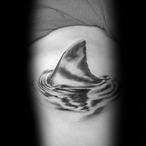 tatuaje aleta tiburon 16