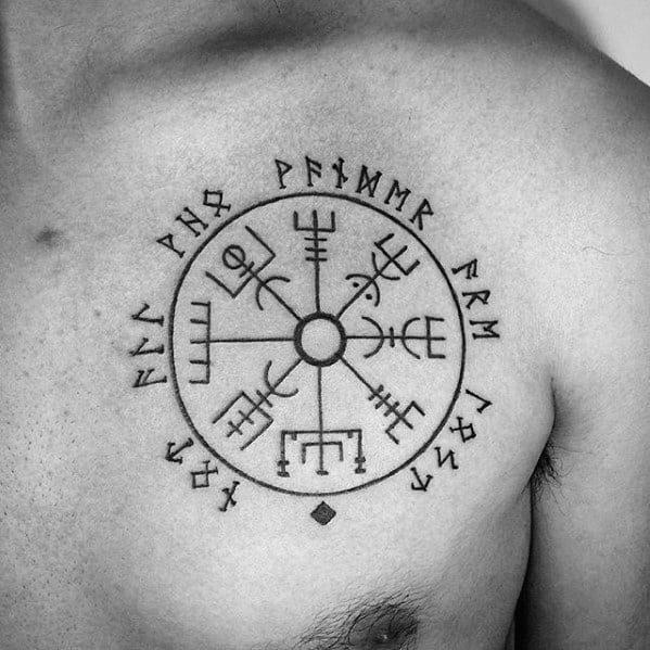 tatuaje brujula vikinga vegvisir 50