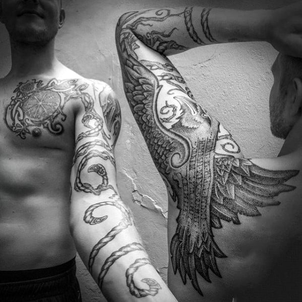 tatuaje brujula vikinga vegvisir 92