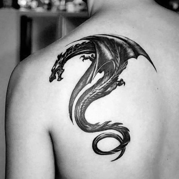 tatuaje dragon hombro 18