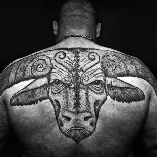 tatuaje toro tribal 18