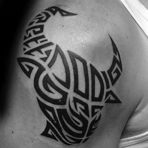 tatuaje toro tribal 62