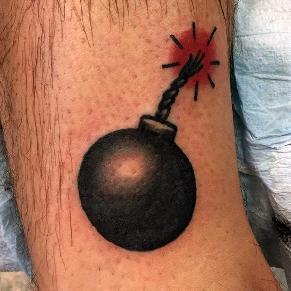 tatuaje bomba 13