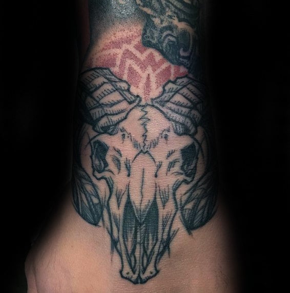 tatuaje carnero 40