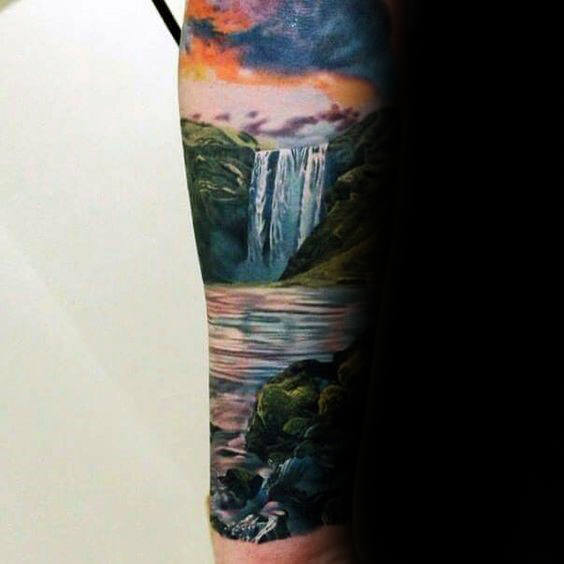 60 Tatuajes de cascadas o cataratas (Con el significado)