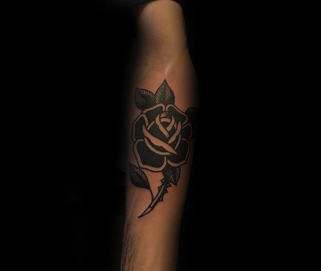 tatuaje rosa negra 13