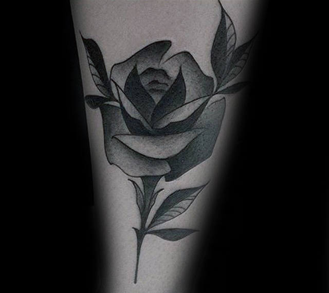 tatuaje rosa negra 151