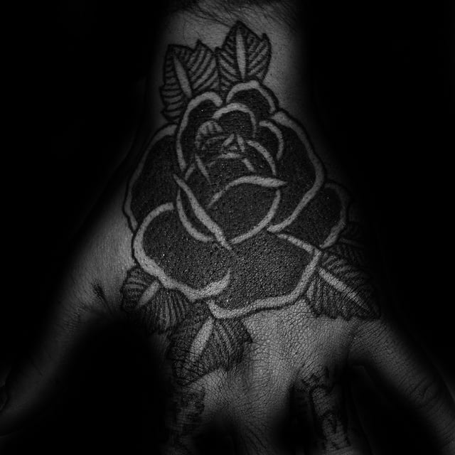 tatuaje rosa negra 73