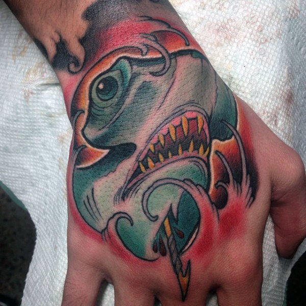tatuaje tiburon martillo 37