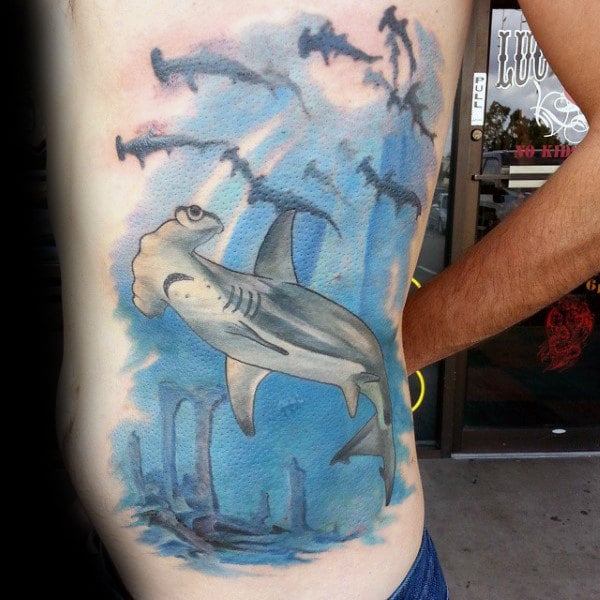tatuaje tiburon martillo 88