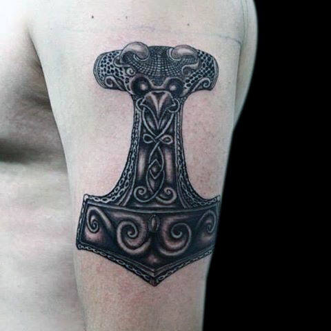 tatuaje Mjolnir martillo thor 43