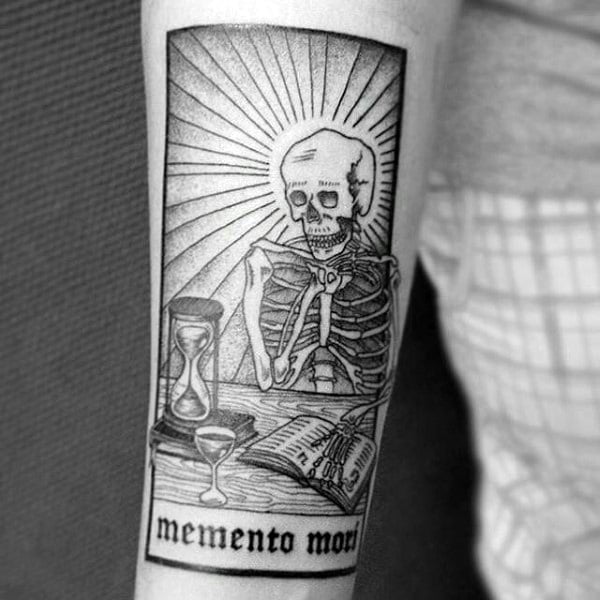 tatuaje frase memento mori 89