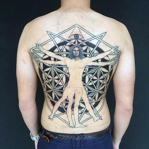 tatuaje hombre vitruvio 41