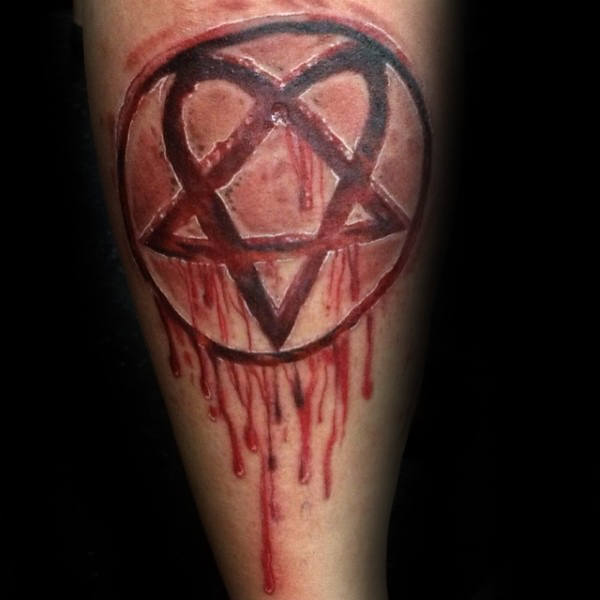tatuaje pentagrama invertido 09