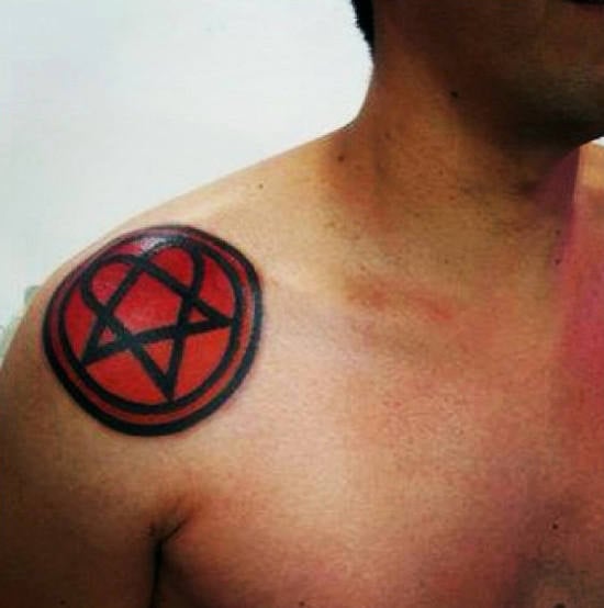tatuaje pentagrama invertido 33