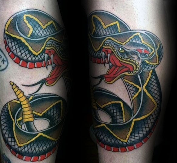 tatuaje serpiente cascabel 105