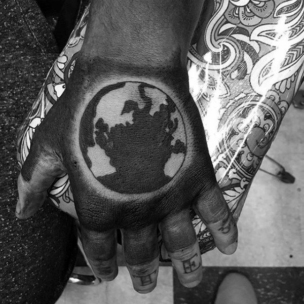 tatuaje bola mundo globo terraqueo 77
