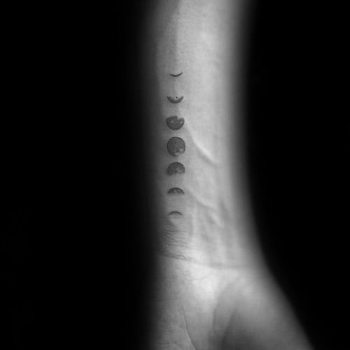 tatuaje fases luna 55