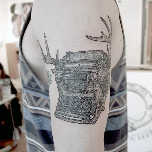 tatuaje maquina de escribir 11