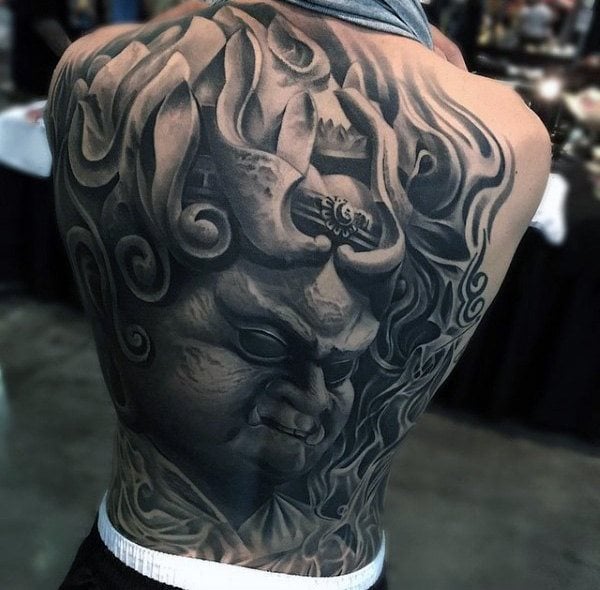 tatuaje espalda 305