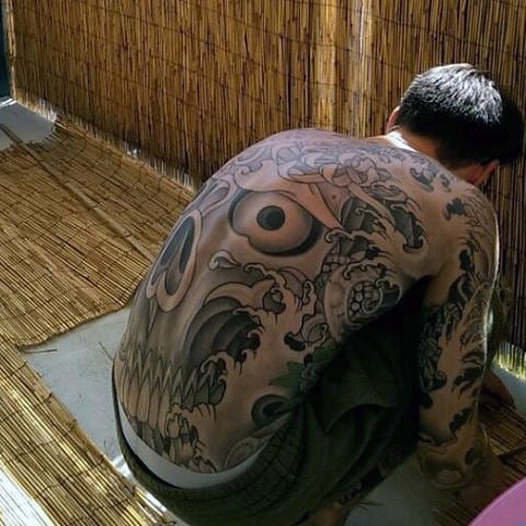 tatuaje espalda 637