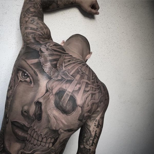 tatuaje espalda 777