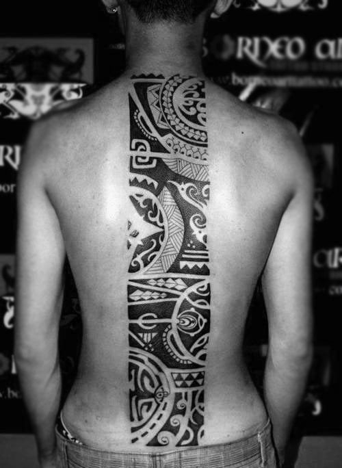 tatuaje columna vertebral para hombre 05