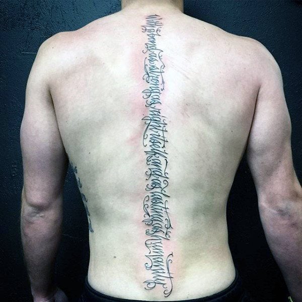 tatuaje columna vertebral para hombre 08