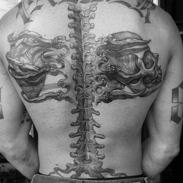 tatuaje columna vertebral para hombre 39