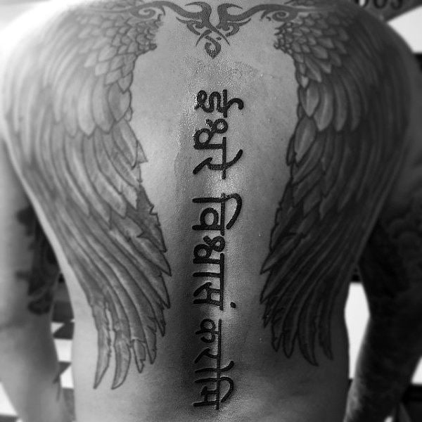 tatuaje columna vertebral para hombre 41