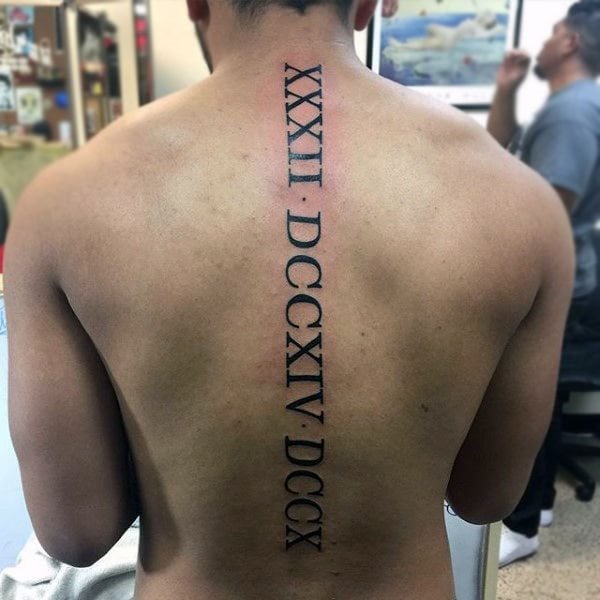 tatuaje columna vertebral para hombre 45