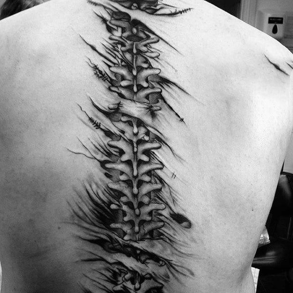 tatuaje columna vertebral para hombre 53