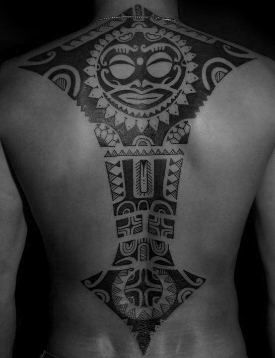 tatuaje columna vertebral para hombre 69